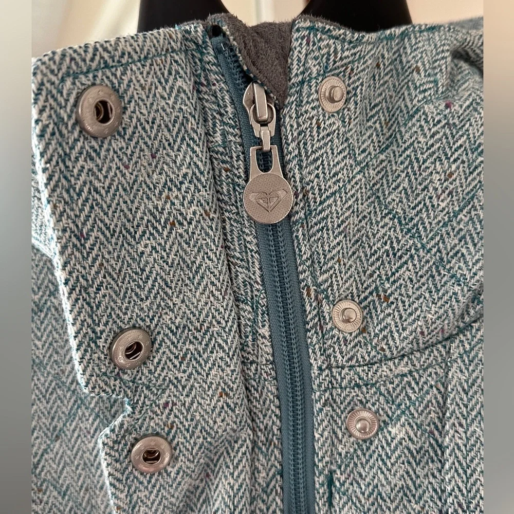 Beautifully Textured Roxy Winter Coat - Picture 11 of 14
